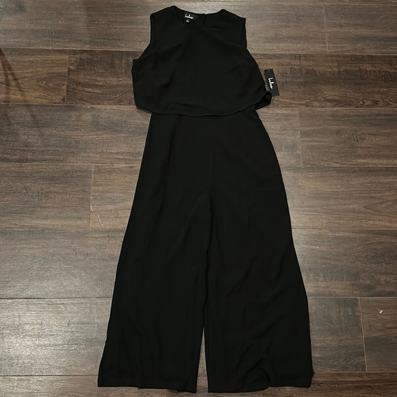 NWT Lulu’s Jumpsuit with Open Back - Picture 3 of 6